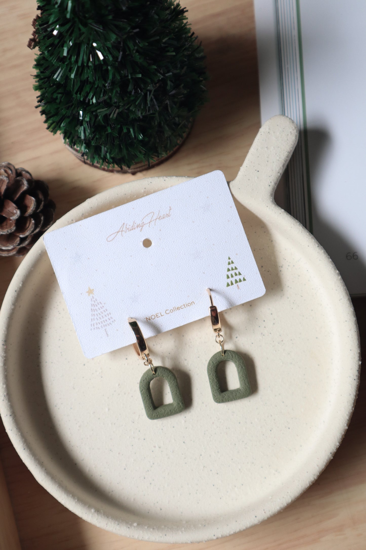 LEIA Avocado Dark Green