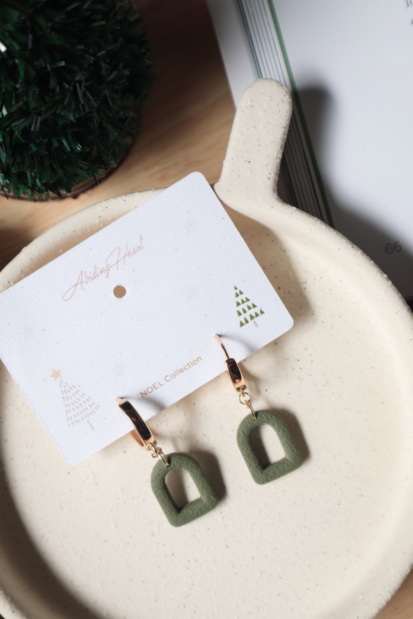 LEIA Avocado Dark Green